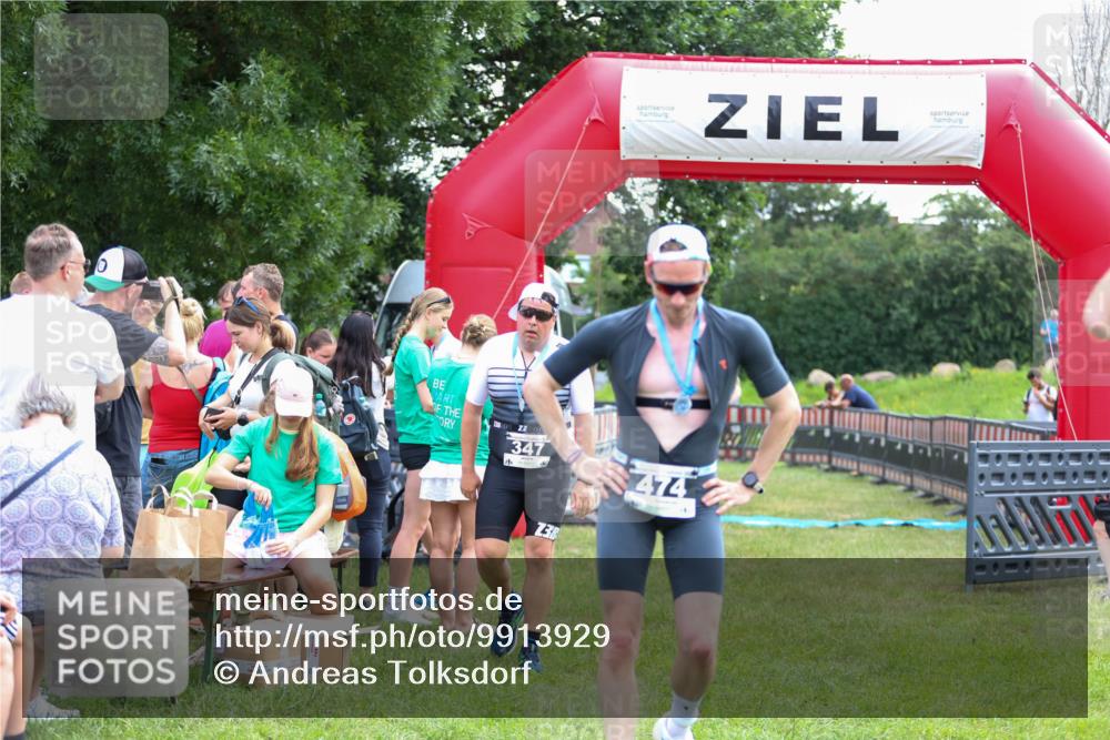 21.06.2026 - 29. Vierlanden-Triathlon Andreas Tolksdorf http://msf.ph/oto/9913929 21.06.2026 11:16:48 Ziel  meine-sportfotos.de