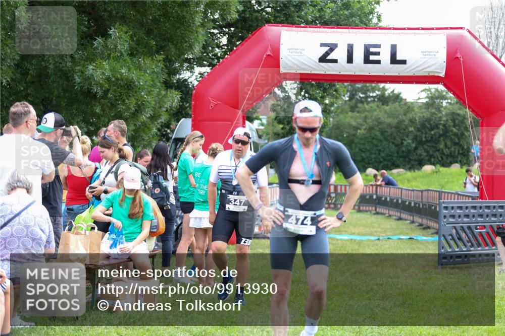 21.06.2026 - 29. Vierlanden-Triathlon Andreas Tolksdorf http://msf.ph/oto/9913930 21.06.2026 11:16:48 Ziel  meine-sportfotos.de