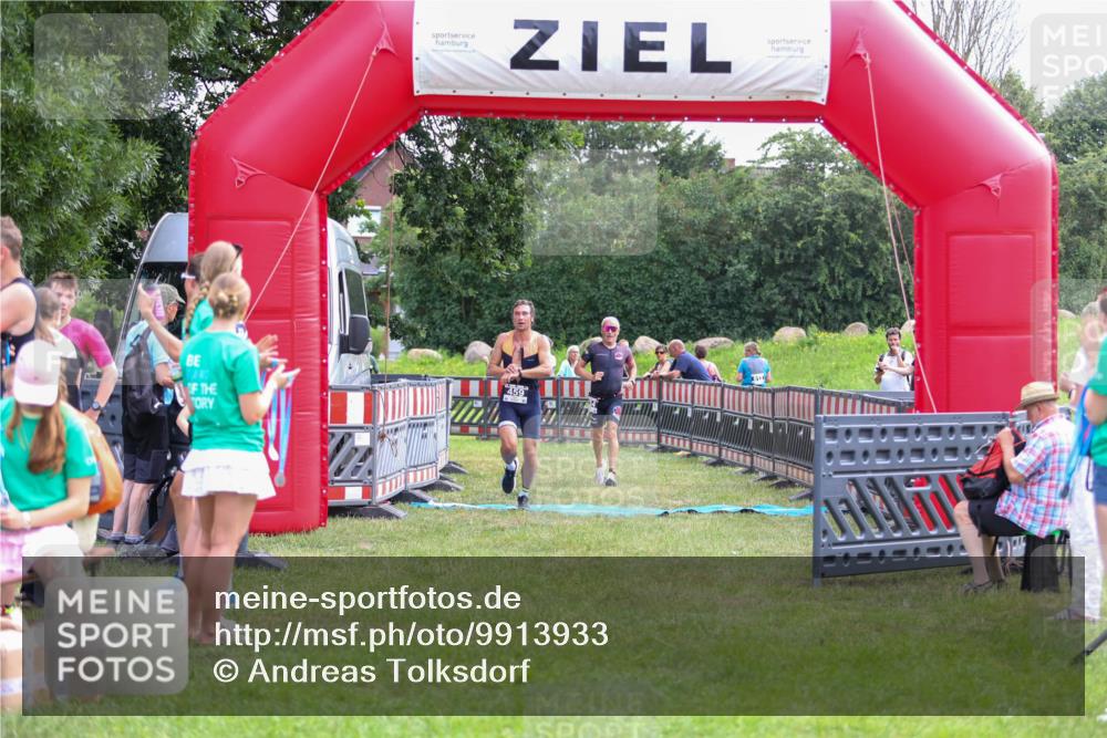 21.06.2026 - 29. Vierlanden-Triathlon Andreas Tolksdorf http://msf.ph/oto/9913933 21.06.2026 11:17:04 Ziel 434, 459 meine-sportfotos.de