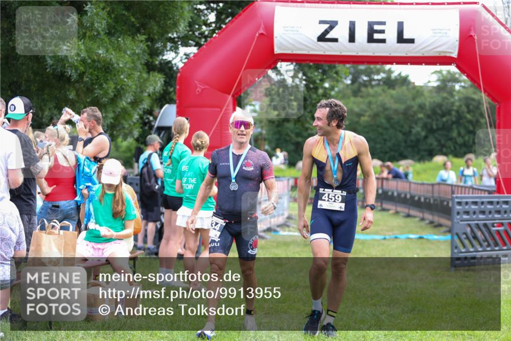 21.06.2026 - 29. Vierlanden-Triathlon Andreas Tolksdorf http://msf.ph/oto/9913955 21.06.2026 11:17:18 Ziel 410, 467 meine-sportfotos.de