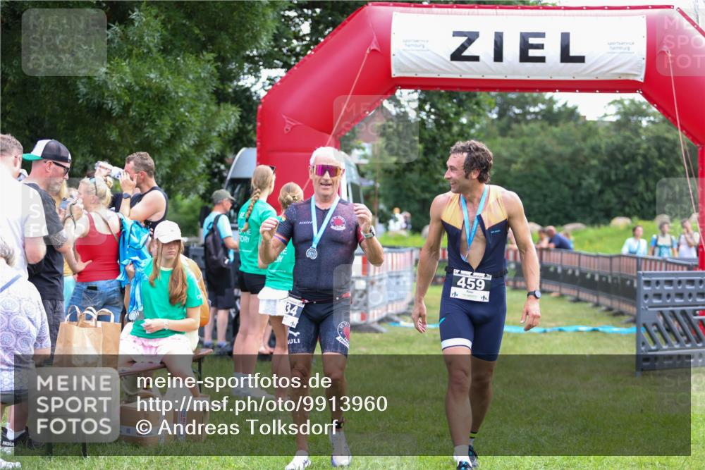 21.06.2026 - 29. Vierlanden-Triathlon Andreas Tolksdorf http://msf.ph/oto/9913960 21.06.2026 11:17:19 Ziel 410, 467 meine-sportfotos.de