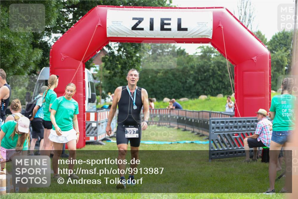 21.06.2026 - 29. Vierlanden-Triathlon Andreas Tolksdorf http://msf.ph/oto/9913987 21.06.2026 11:17:40 Ziel  meine-sportfotos.de