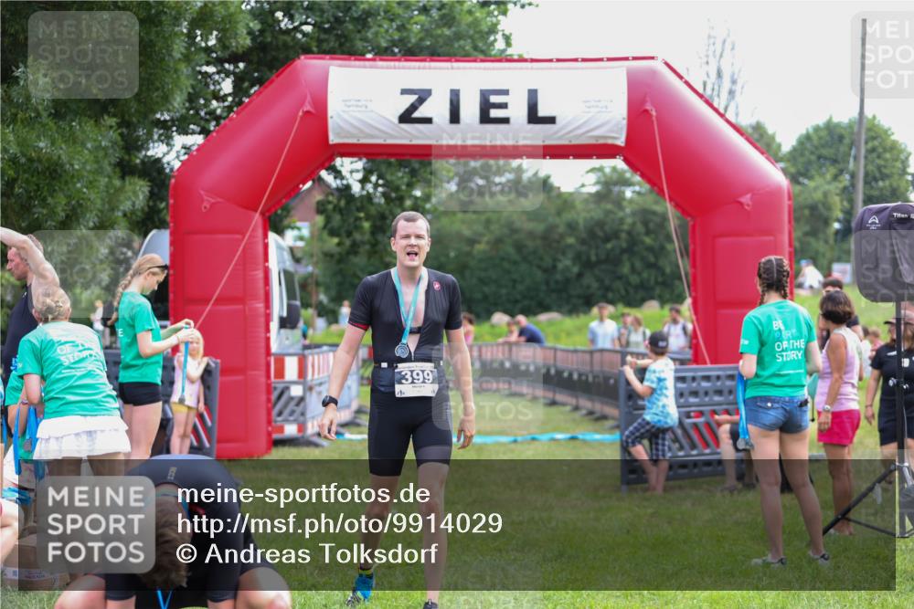 21.06.2026 - 29. Vierlanden-Triathlon Andreas Tolksdorf http://msf.ph/oto/9914029 21.06.2026 11:18:15 Ziel 361 meine-sportfotos.de