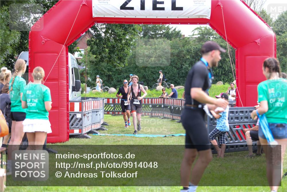 21.06.2026 - 29. Vierlanden-Triathlon Andreas Tolksdorf http://msf.ph/oto/9914048 21.06.2026 11:18:28 Ziel 412 meine-sportfotos.de