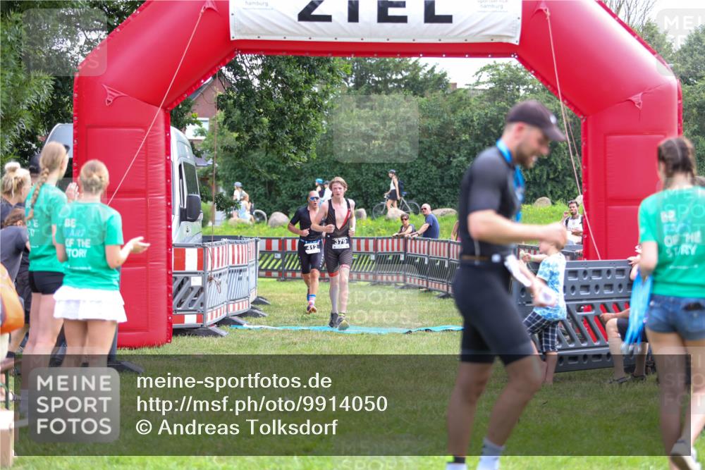 21.06.2026 - 29. Vierlanden-Triathlon Andreas Tolksdorf http://msf.ph/oto/9914050 21.06.2026 11:18:28 Ziel 412 meine-sportfotos.de