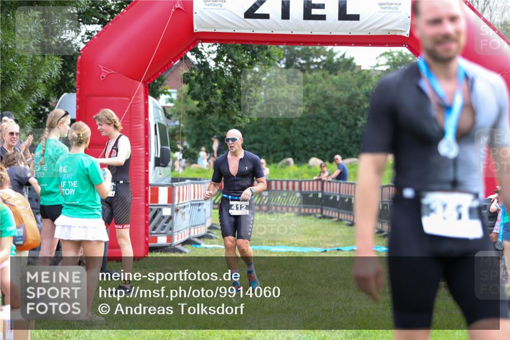 21.06.2026 - 29. Vierlanden-Triathlon Andreas Tolksdorf http://msf.ph/oto/9914060 21.06.2026 11:18:32 Ziel 412 meine-sportfotos.de