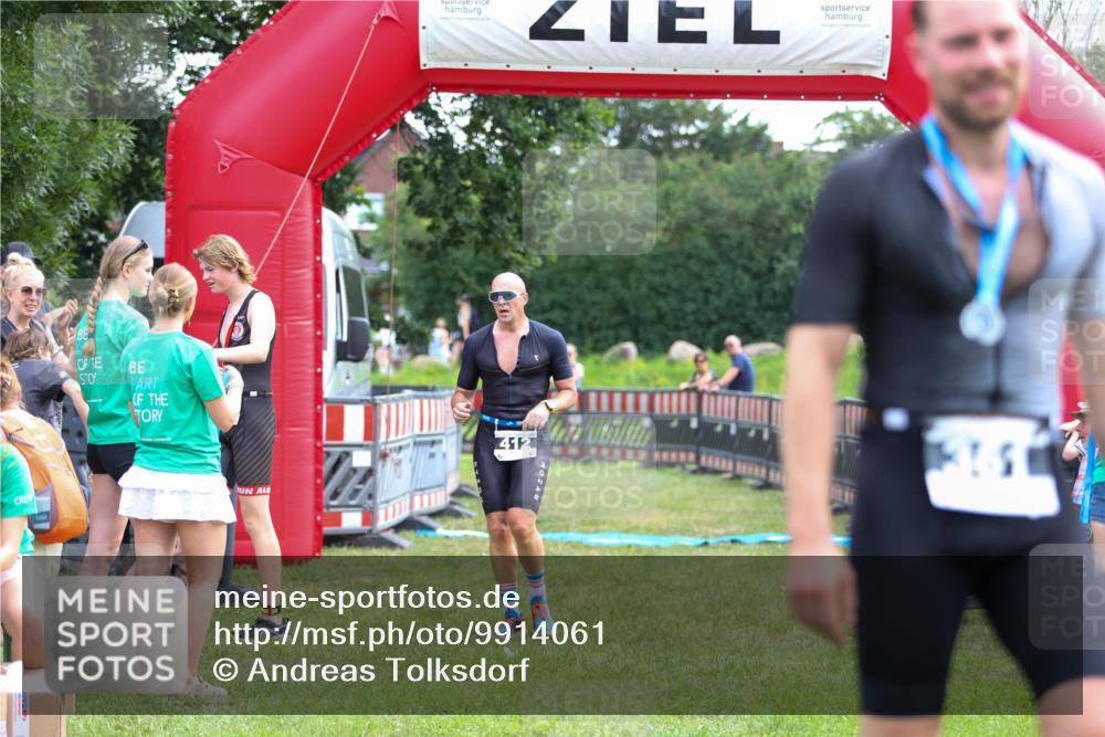 21.06.2026 - 29. Vierlanden-Triathlon Andreas Tolksdorf http://msf.ph/oto/9914061 21.06.2026 11:18:32 Ziel 412 meine-sportfotos.de