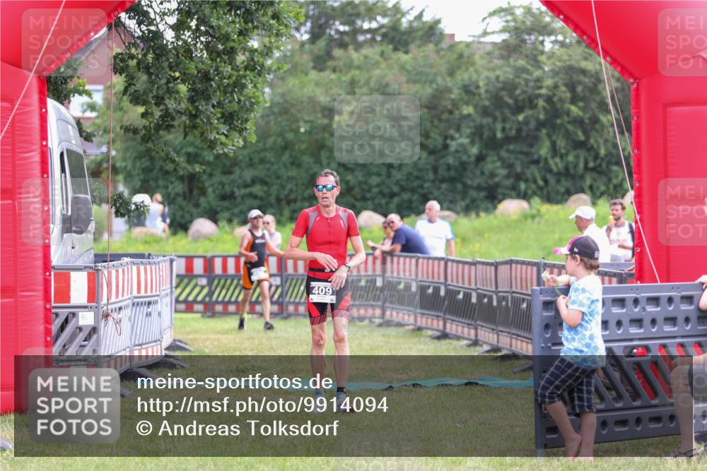 21.06.2026 - 29. Vierlanden-Triathlon Andreas Tolksdorf http://msf.ph/oto/9914094 21.06.2026 11:18:58 Ziel 409, 468 meine-sportfotos.de