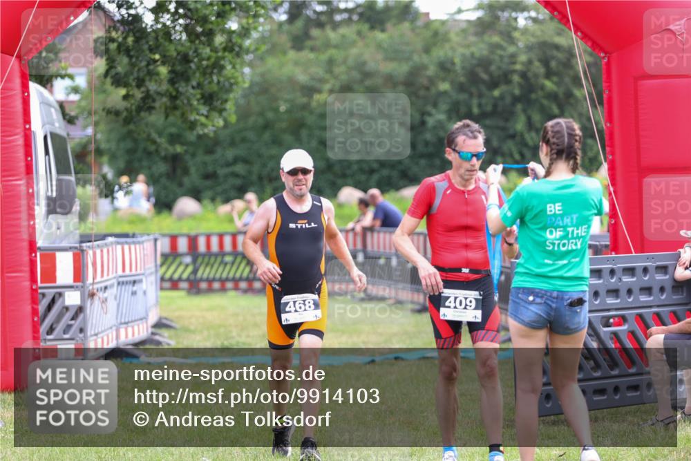 21.06.2026 - 29. Vierlanden-Triathlon Andreas Tolksdorf http://msf.ph/oto/9914103 21.06.2026 11:19:06 Ziel 468 meine-sportfotos.de