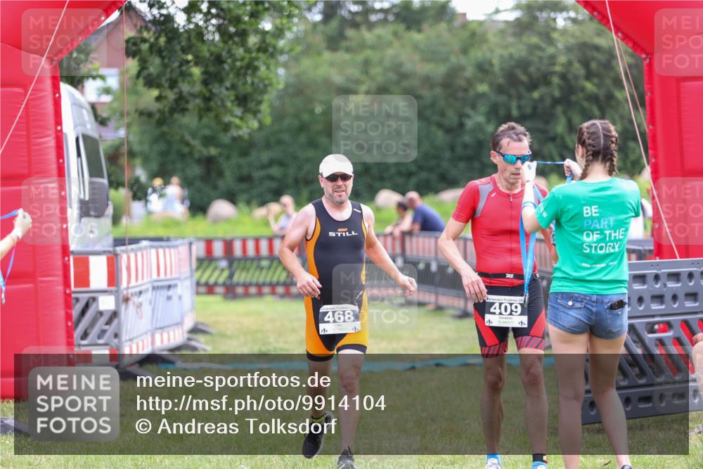 21.06.2026 - 29. Vierlanden-Triathlon Andreas Tolksdorf http://msf.ph/oto/9914104 21.06.2026 11:19:06 Ziel 468 meine-sportfotos.de