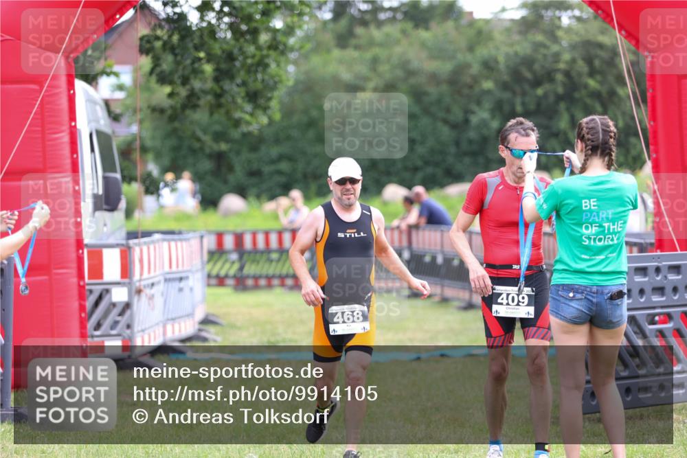 21.06.2026 - 29. Vierlanden-Triathlon Andreas Tolksdorf http://msf.ph/oto/9914105 21.06.2026 11:19:06 Ziel 468 meine-sportfotos.de