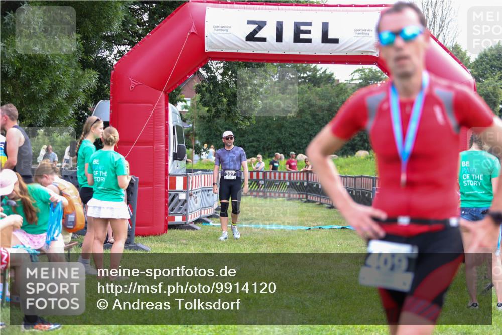 21.06.2026 - 29. Vierlanden-Triathlon Andreas Tolksdorf http://msf.ph/oto/9914120 21.06.2026 11:19:21 Ziel 327 meine-sportfotos.de