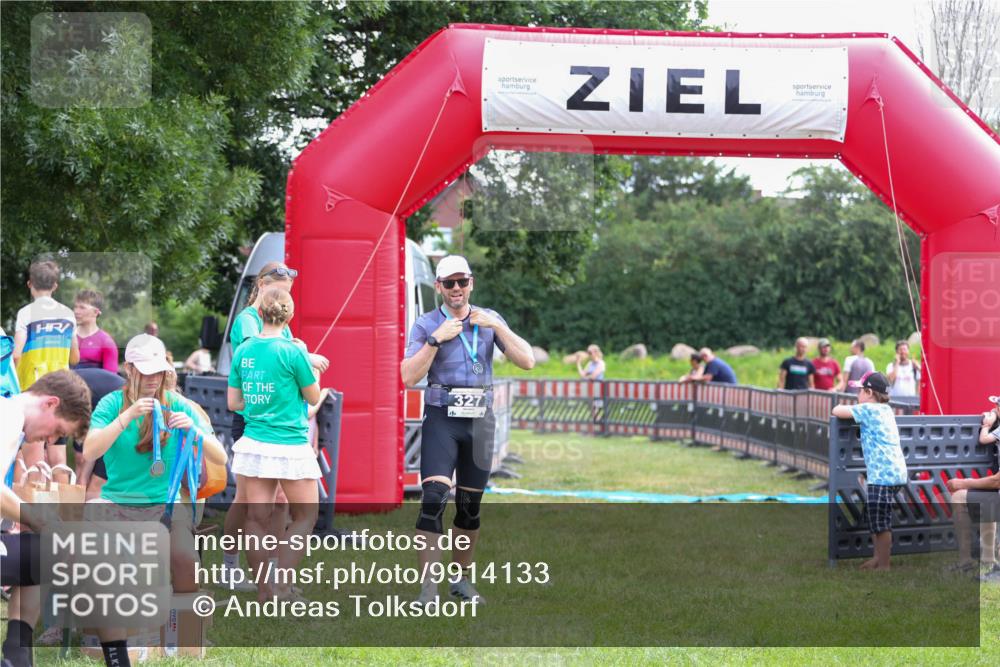 21.06.2026 - 29. Vierlanden-Triathlon Andreas Tolksdorf http://msf.ph/oto/9914133 21.06.2026 11:19:29 Ziel  meine-sportfotos.de
