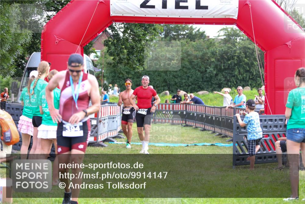 21.06.2026 - 29. Vierlanden-Triathlon Andreas Tolksdorf http://msf.ph/oto/9914147 21.06.2026 11:20:11 Ziel 309, 419, 422, 428, 452 meine-sportfotos.de