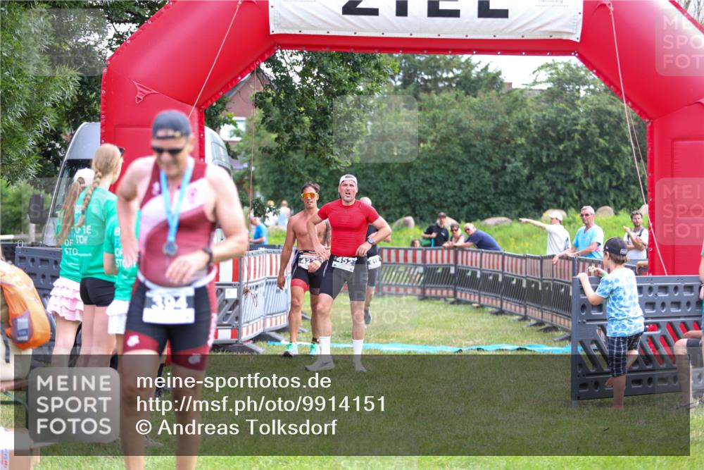 21.06.2026 - 29. Vierlanden-Triathlon Andreas Tolksdorf http://msf.ph/oto/9914151 21.06.2026 11:20:11 Ziel 309, 419, 422, 428, 452 meine-sportfotos.de