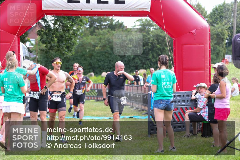 21.06.2026 - 29. Vierlanden-Triathlon Andreas Tolksdorf http://msf.ph/oto/9914163 21.06.2026 11:20:18 Ziel 309, 428 meine-sportfotos.de