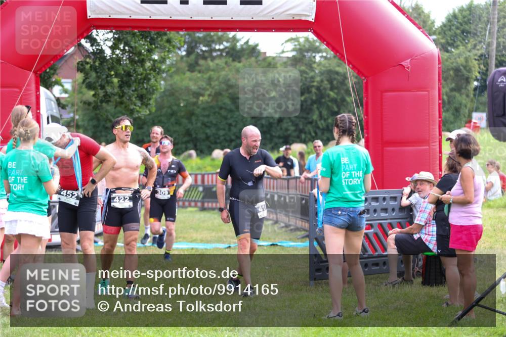 21.06.2026 - 29. Vierlanden-Triathlon Andreas Tolksdorf http://msf.ph/oto/9914165 21.06.2026 11:20:18 Ziel 309, 428 meine-sportfotos.de