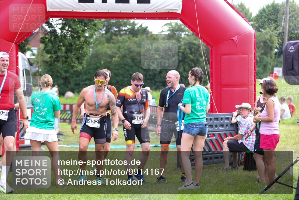 21.06.2026 - 29. Vierlanden-Triathlon Andreas Tolksdorf http://msf.ph/oto/9914167 21.06.2026 11:20:21 Ziel 309, 428 meine-sportfotos.de