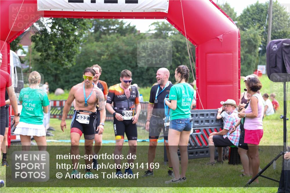21.06.2026 - 29. Vierlanden-Triathlon Andreas Tolksdorf http://msf.ph/oto/9914169 21.06.2026 11:20:21 Ziel 309, 428 meine-sportfotos.de