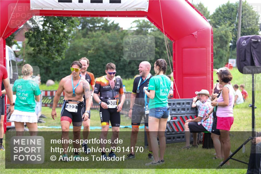 21.06.2026 - 29. Vierlanden-Triathlon Andreas Tolksdorf http://msf.ph/oto/9914170 21.06.2026 11:20:21 Ziel 309, 428 meine-sportfotos.de