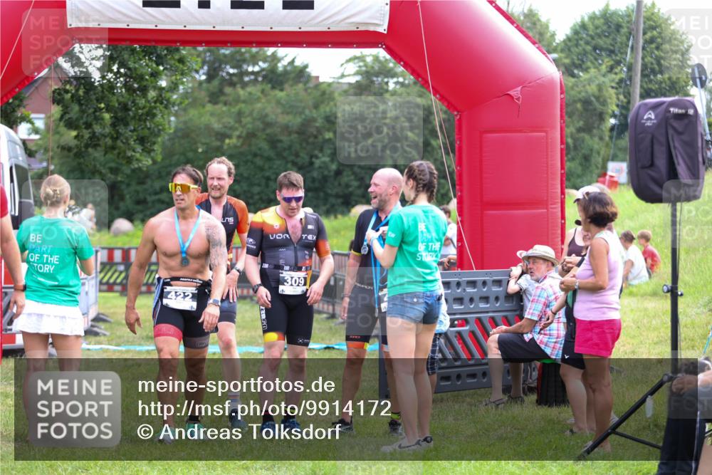 21.06.2026 - 29. Vierlanden-Triathlon Andreas Tolksdorf http://msf.ph/oto/9914172 21.06.2026 11:20:21 Ziel 309, 428 meine-sportfotos.de