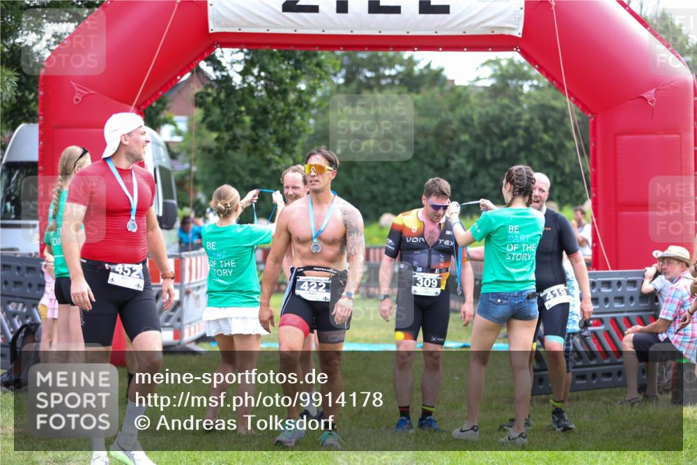 21.06.2026 - 29. Vierlanden-Triathlon Andreas Tolksdorf http://msf.ph/oto/9914178 21.06.2026 11:20:22 Ziel 309, 428 meine-sportfotos.de