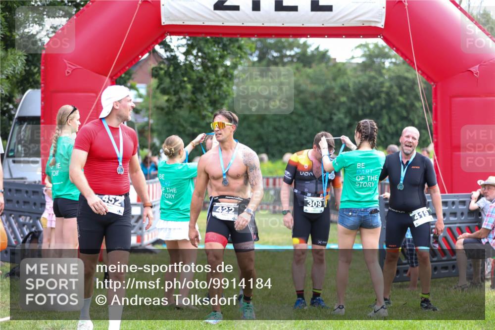 21.06.2026 - 29. Vierlanden-Triathlon Andreas Tolksdorf http://msf.ph/oto/9914184 21.06.2026 11:20:23 Ziel 428 meine-sportfotos.de