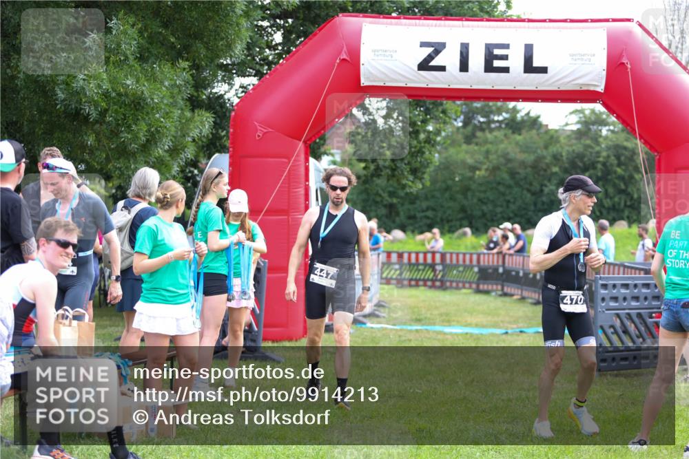 21.06.2026 - 29. Vierlanden-Triathlon Andreas Tolksdorf http://msf.ph/oto/9914213 21.06.2026 11:20:42 Ziel  meine-sportfotos.de