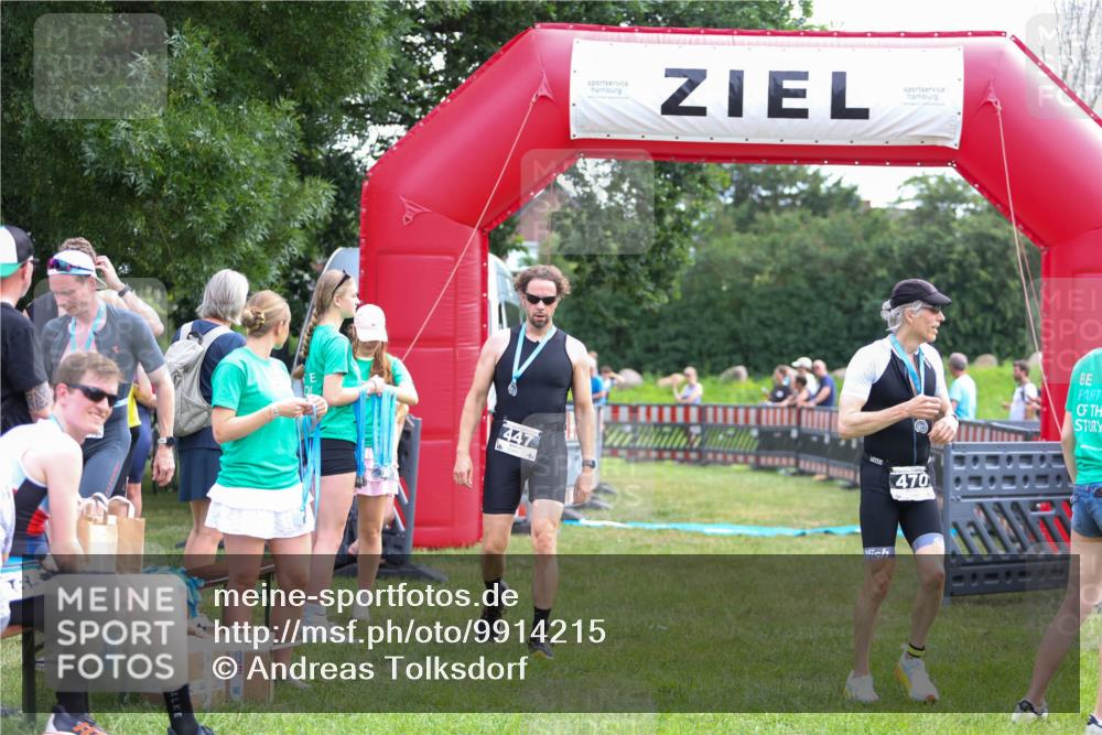 21.06.2026 - 29. Vierlanden-Triathlon Andreas Tolksdorf http://msf.ph/oto/9914215 21.06.2026 11:20:43 Ziel  meine-sportfotos.de