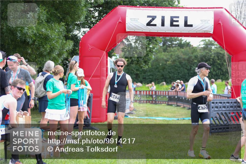 21.06.2026 - 29. Vierlanden-Triathlon Andreas Tolksdorf http://msf.ph/oto/9914217 21.06.2026 11:20:43 Ziel  meine-sportfotos.de