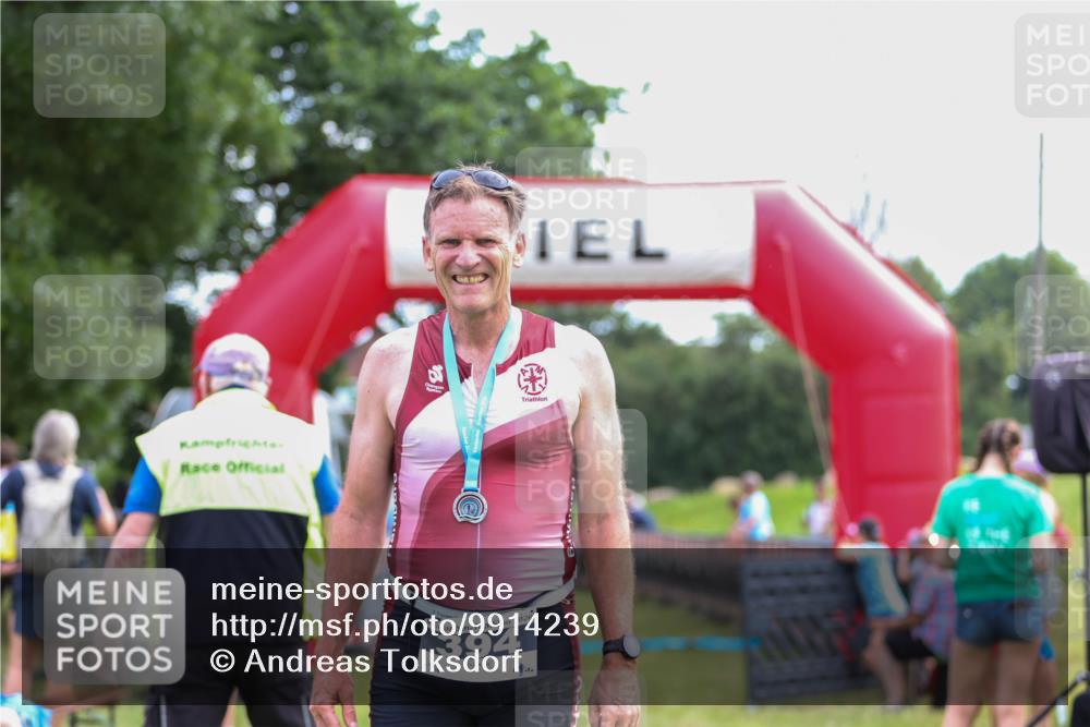 21.06.2026 - 29. Vierlanden-Triathlon Andreas Tolksdorf http://msf.ph/oto/9914239 21.06.2026 11:21:06 Ziel 356 meine-sportfotos.de
