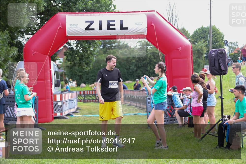 21.06.2026 - 29. Vierlanden-Triathlon Andreas Tolksdorf http://msf.ph/oto/9914247 21.06.2026 11:21:17 Ziel 439 meine-sportfotos.de