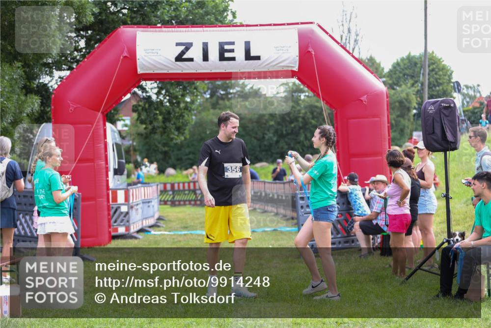 21.06.2026 - 29. Vierlanden-Triathlon Andreas Tolksdorf http://msf.ph/oto/9914248 21.06.2026 11:21:17 Ziel 439 meine-sportfotos.de