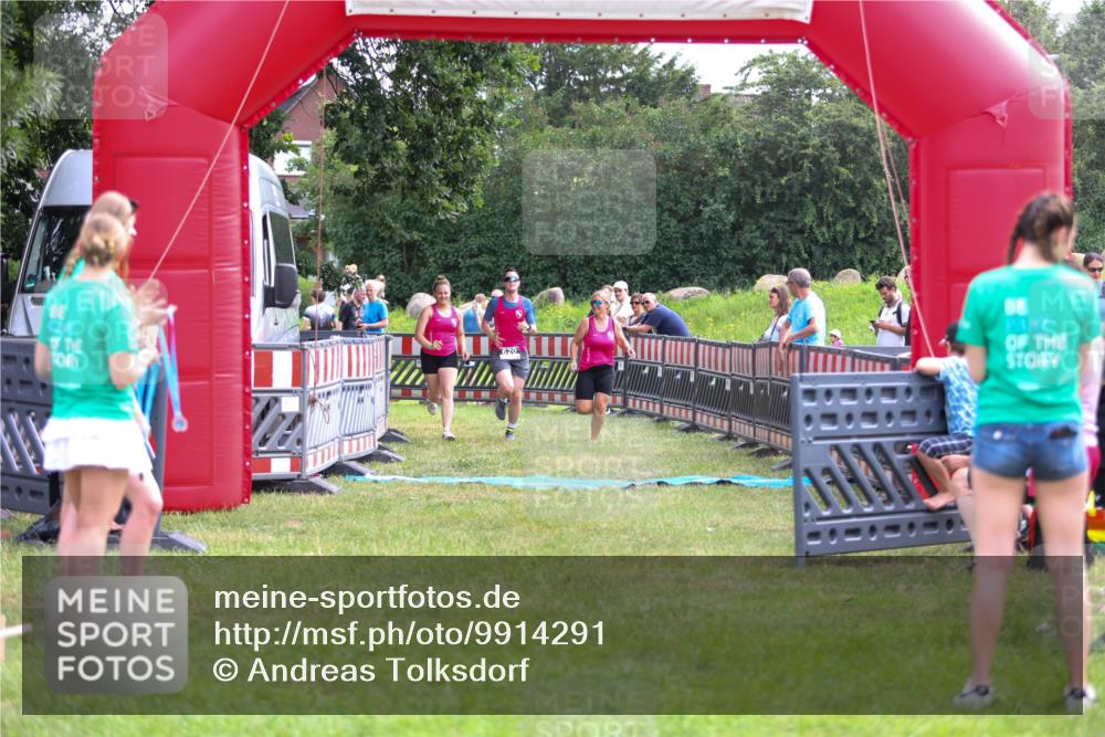 21.06.2026 - 29. Vierlanden-Triathlon Andreas Tolksdorf http://msf.ph/oto/9914291 21.06.2026 11:22:03 Ziel 417, 445, 620 meine-sportfotos.de