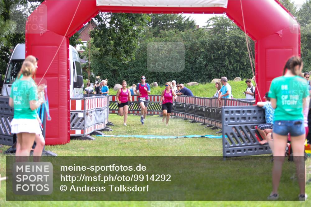 21.06.2026 - 29. Vierlanden-Triathlon Andreas Tolksdorf http://msf.ph/oto/9914292 21.06.2026 11:22:03 Ziel 417, 445, 620 meine-sportfotos.de