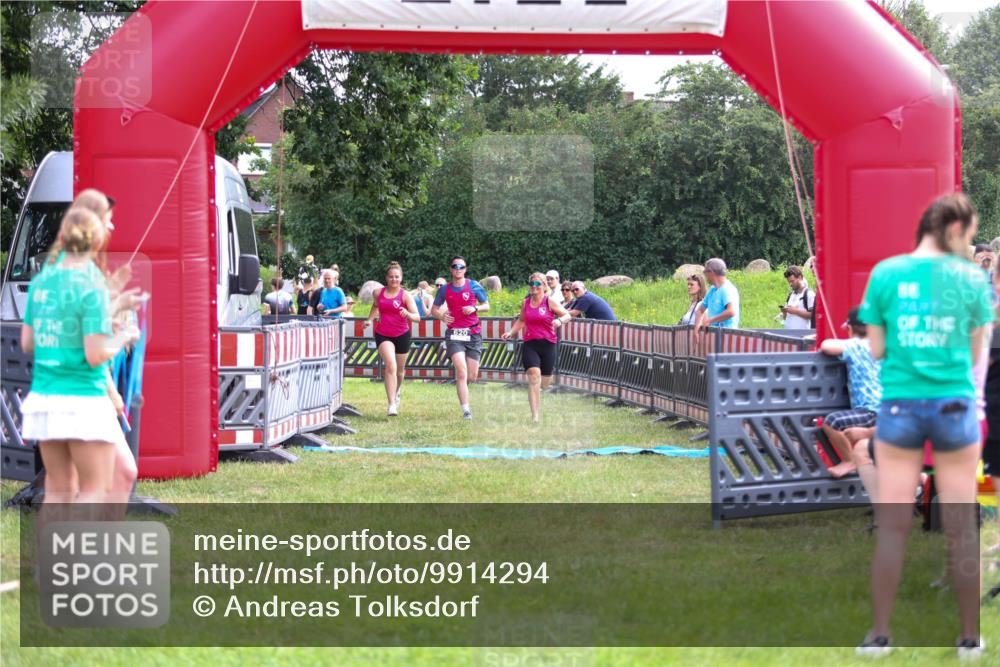 21.06.2026 - 29. Vierlanden-Triathlon Andreas Tolksdorf http://msf.ph/oto/9914294 21.06.2026 11:22:03 Ziel 417, 445, 620 meine-sportfotos.de