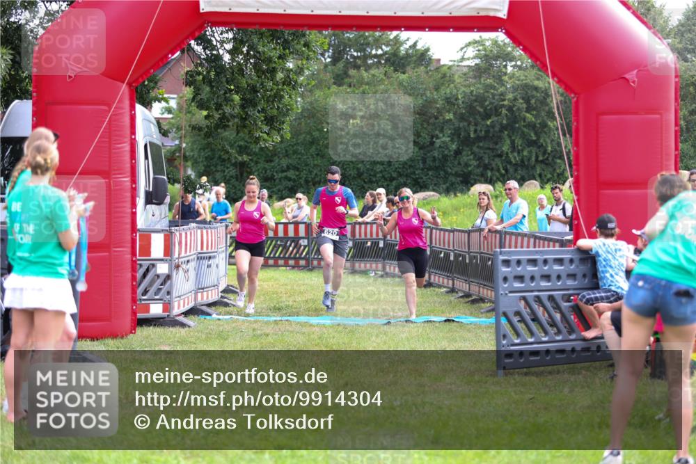 21.06.2026 - 29. Vierlanden-Triathlon Andreas Tolksdorf http://msf.ph/oto/9914304 21.06.2026 11:22:04 Ziel 417, 445, 620 meine-sportfotos.de