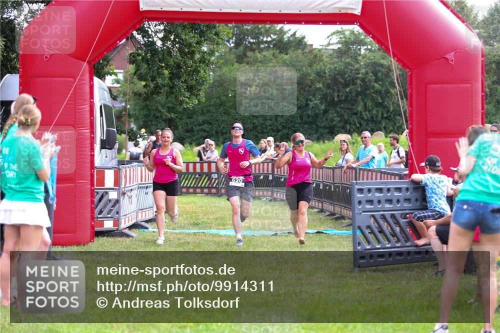 21.06.2026 - 29. Vierlanden-Triathlon Andreas Tolksdorf http://msf.ph/oto/9914311 21.06.2026 11:22:05 Ziel 417, 445, 620 meine-sportfotos.de