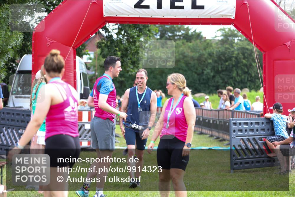 21.06.2026 - 29. Vierlanden-Triathlon Andreas Tolksdorf http://msf.ph/oto/9914323 21.06.2026 11:22:15 Ziel 417 meine-sportfotos.de