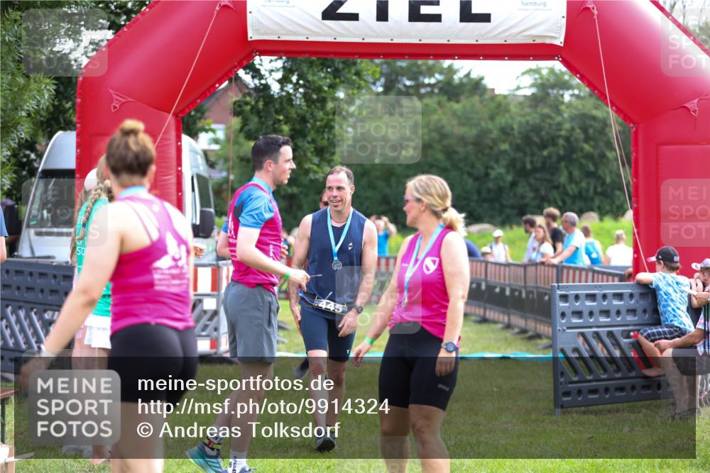 21.06.2026 - 29. Vierlanden-Triathlon Andreas Tolksdorf http://msf.ph/oto/9914324 21.06.2026 11:22:16 Ziel 220, 417 meine-sportfotos.de