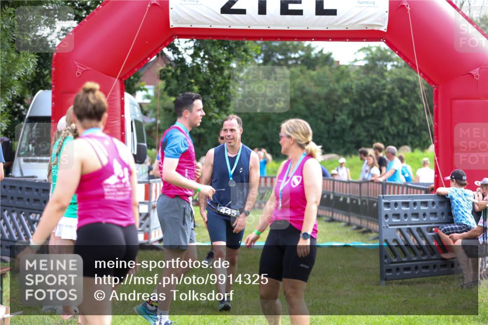 21.06.2026 - 29. Vierlanden-Triathlon Andreas Tolksdorf http://msf.ph/oto/9914325 21.06.2026 11:22:16 Ziel 220, 417 meine-sportfotos.de