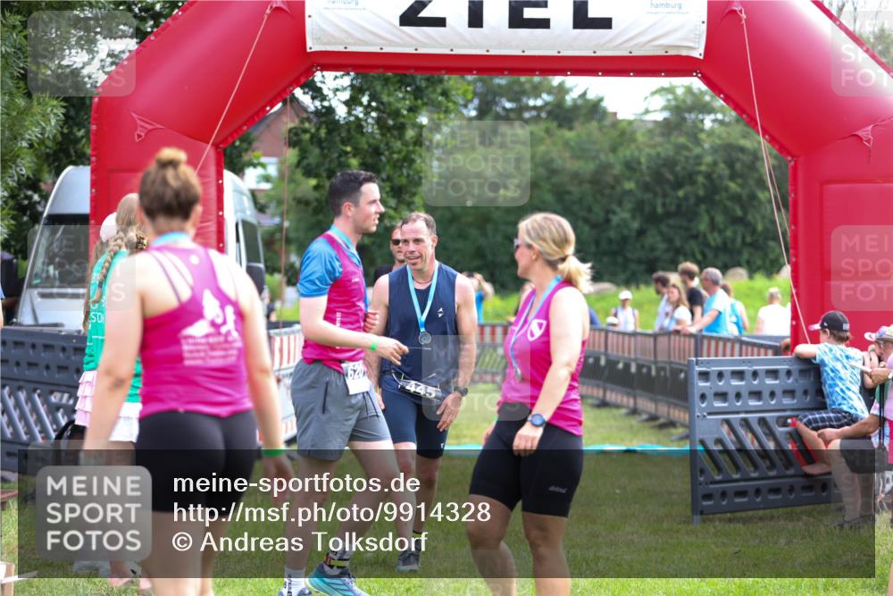 21.06.2026 - 29. Vierlanden-Triathlon Andreas Tolksdorf http://msf.ph/oto/9914328 21.06.2026 11:22:16 Ziel 220, 417 meine-sportfotos.de