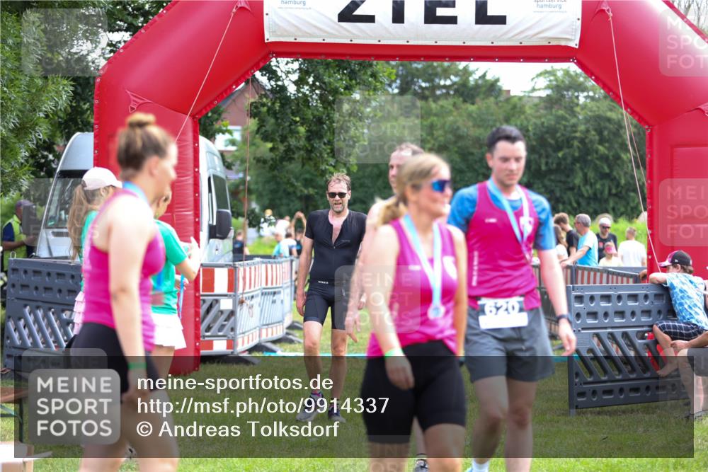 21.06.2026 - 29. Vierlanden-Triathlon Andreas Tolksdorf http://msf.ph/oto/9914337 21.06.2026 11:22:18 Ziel 220, 417 meine-sportfotos.de