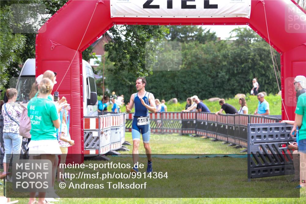 21.06.2026 - 29. Vierlanden-Triathlon Andreas Tolksdorf http://msf.ph/oto/9914364 21.06.2026 11:22:50 Ziel 448 meine-sportfotos.de