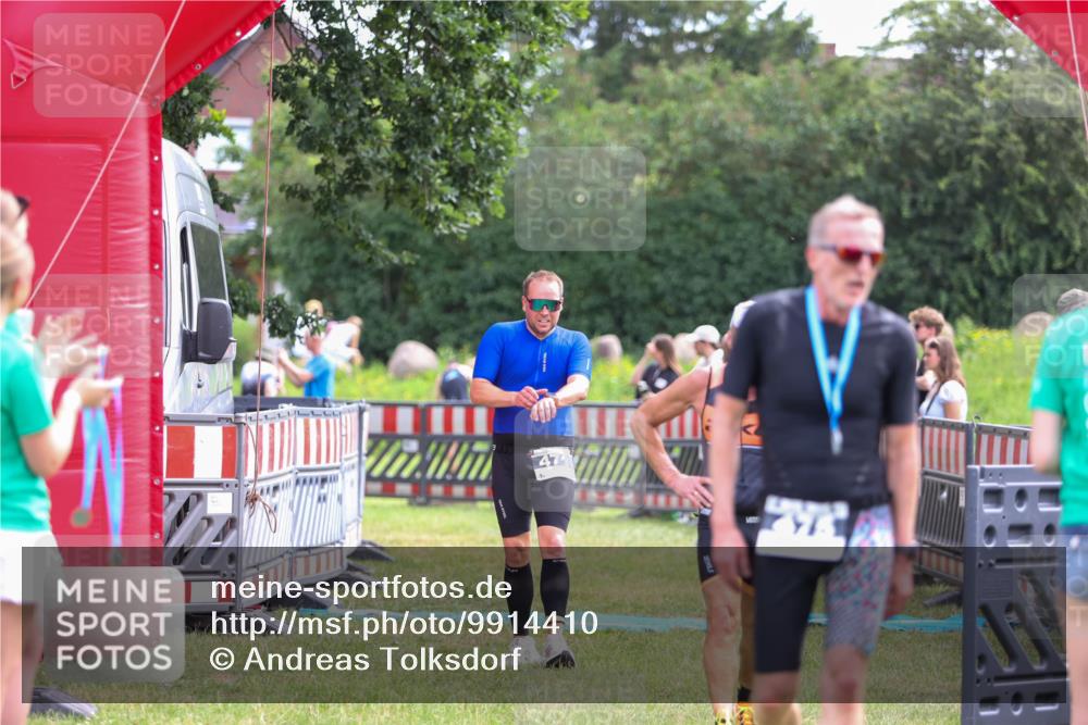 21.06.2026 - 29. Vierlanden-Triathlon Andreas Tolksdorf http://msf.ph/oto/9914410 21.06.2026 11:23:11 Ziel 443, 471, 625 meine-sportfotos.de