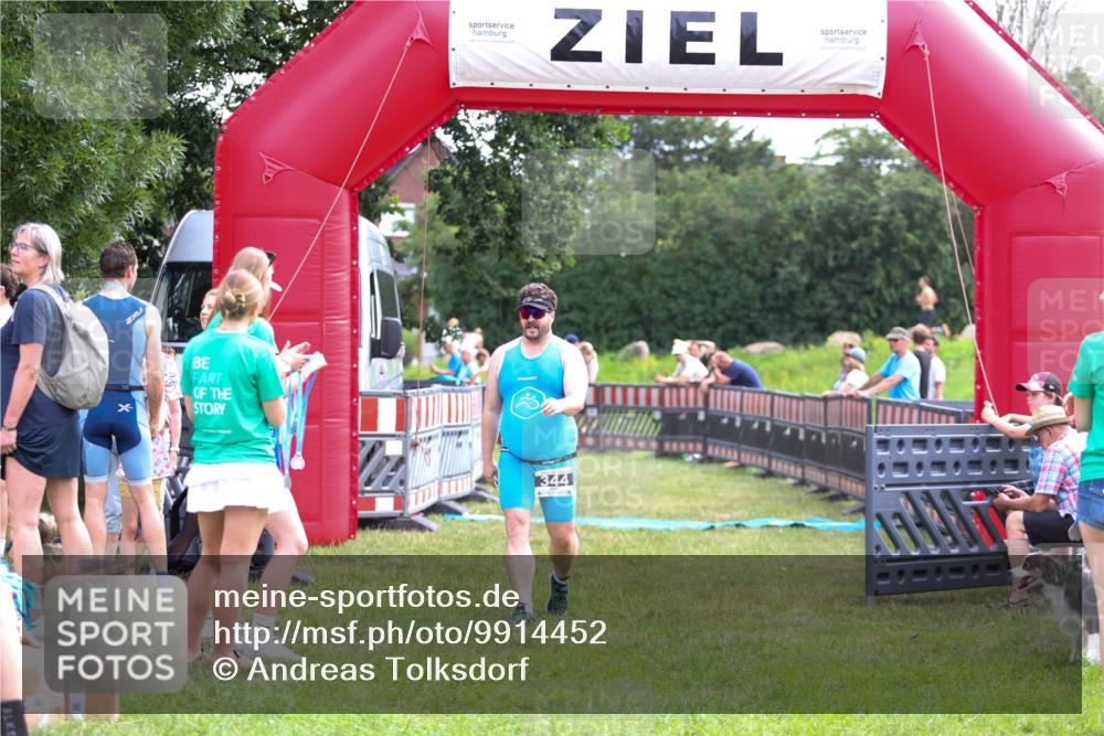 21.06.2026 - 29. Vierlanden-Triathlon Andreas Tolksdorf http://msf.ph/oto/9914452 21.06.2026 11:24:15 Ziel 344 meine-sportfotos.de