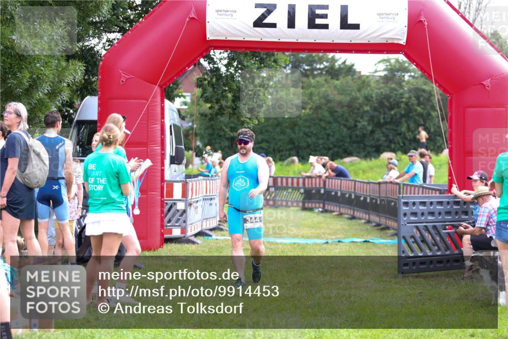 21.06.2026 - 29. Vierlanden-Triathlon Andreas Tolksdorf http://msf.ph/oto/9914453 21.06.2026 11:24:15 Ziel 344 meine-sportfotos.de
