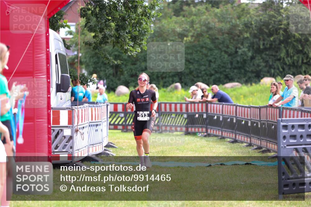 21.06.2026 - 29. Vierlanden-Triathlon Andreas Tolksdorf http://msf.ph/oto/9914465 21.06.2026 11:25:22 Ziel 513 meine-sportfotos.de