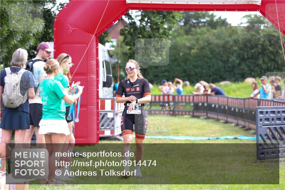 21.06.2026 - 29. Vierlanden-Triathlon Andreas Tolksdorf http://msf.ph/oto/9914474 21.06.2026 11:25:25 Ziel 513 meine-sportfotos.de