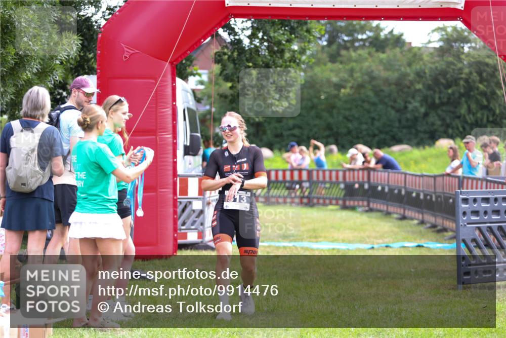 21.06.2026 - 29. Vierlanden-Triathlon Andreas Tolksdorf http://msf.ph/oto/9914476 21.06.2026 11:25:25 Ziel 513 meine-sportfotos.de